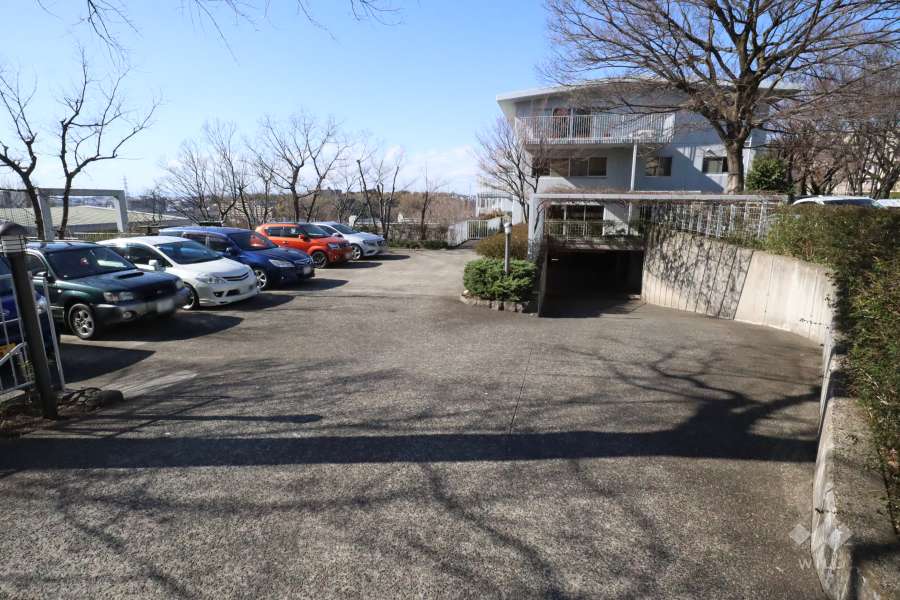 敷地内駐車場（屋外平面式）