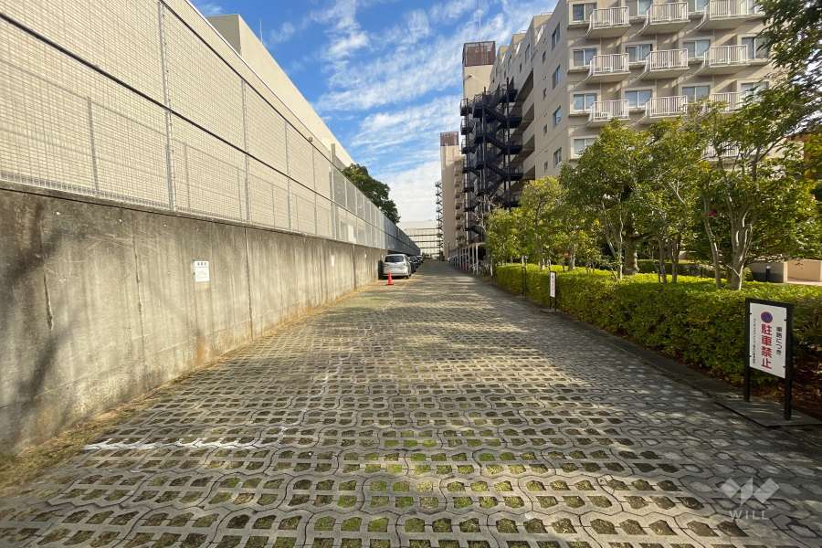 駐車場の出入り口　