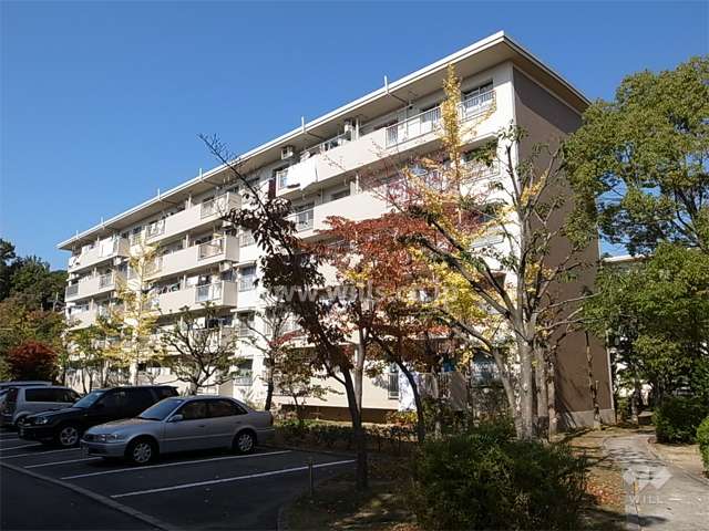 箕面粟生第２住宅14棟の外観（南東側から）
