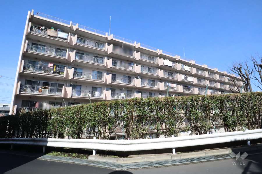 東急ドエル梶が谷ビレジA棟の外観(南側から)