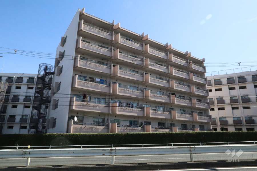 東急ドエル梶が谷ビレジC棟の外観(西側から)