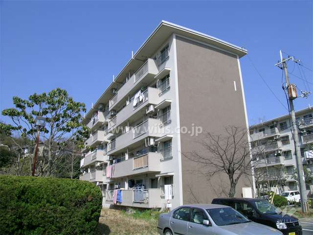 箕面粟生第２住宅1棟の外観（南東側から）
