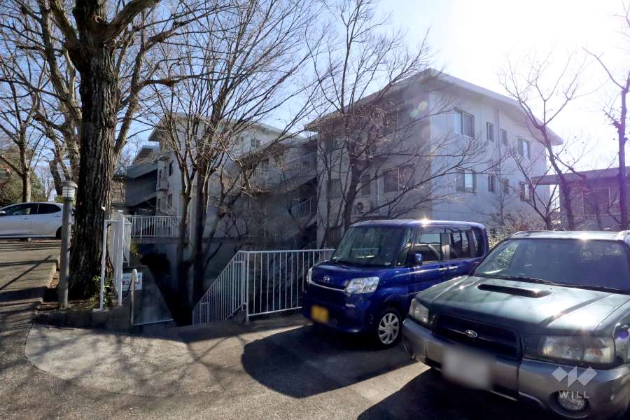 ヒルサイド久末３号棟の外観(北東側から)