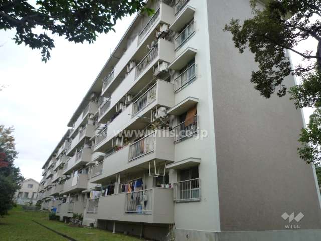 箕面粟生第２住宅20棟の外観（南東から）