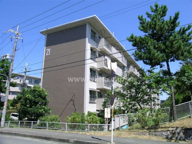 箕面粟生第２住宅21棟の外観（南西側から）