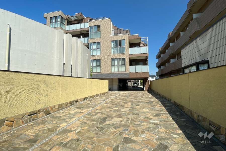 ミオカステーロ二子多摩川の外観（南東側から）　