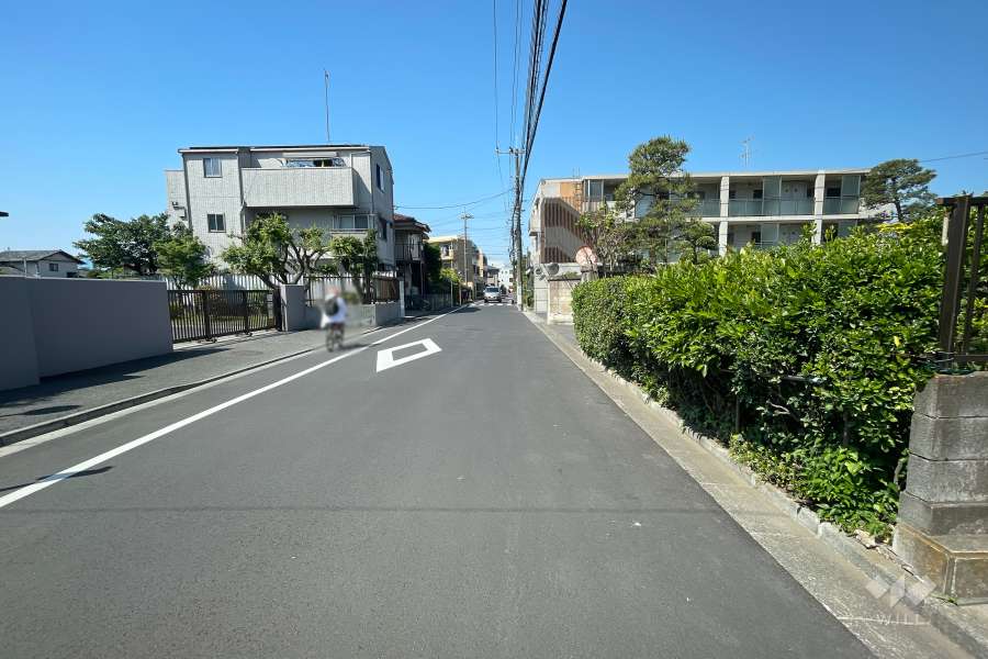 敷地南東側の前面道路