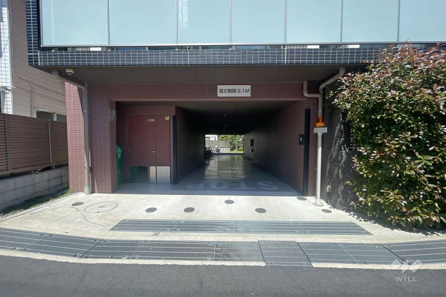 駐車場の出入り口