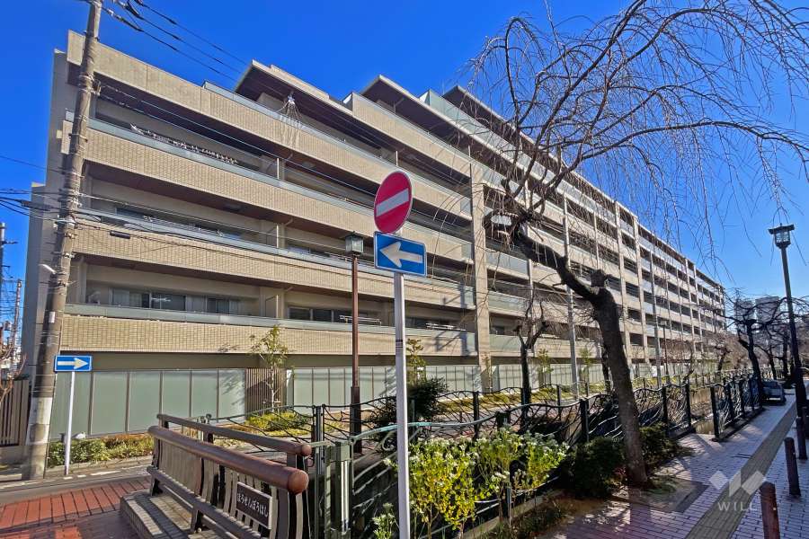 プレミスト溝の口の外観（西側から）