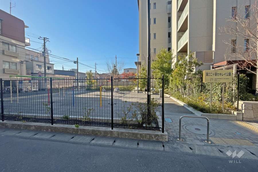 敷地に隣接した公園