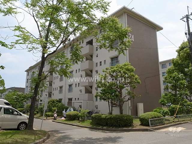 箕面粟生第２住宅24棟の外観（北西側から）