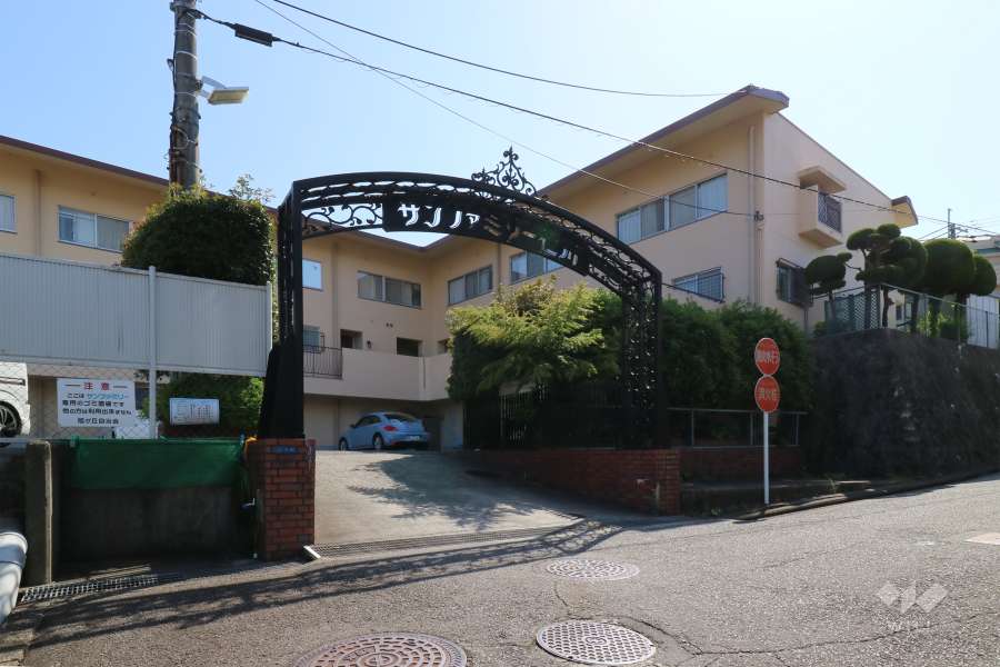 敷地の入り口