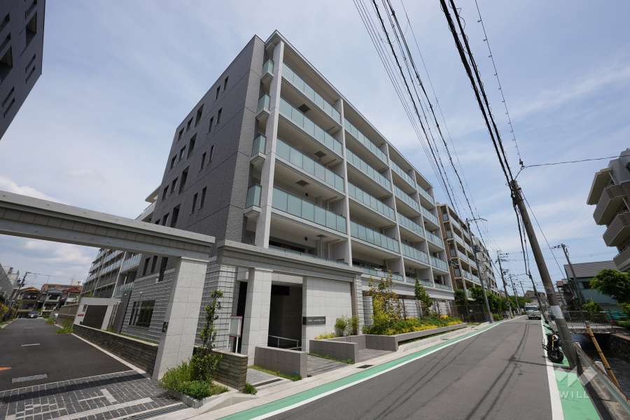 ウェリス門戸厄神レジデンスの外観（南西側から）