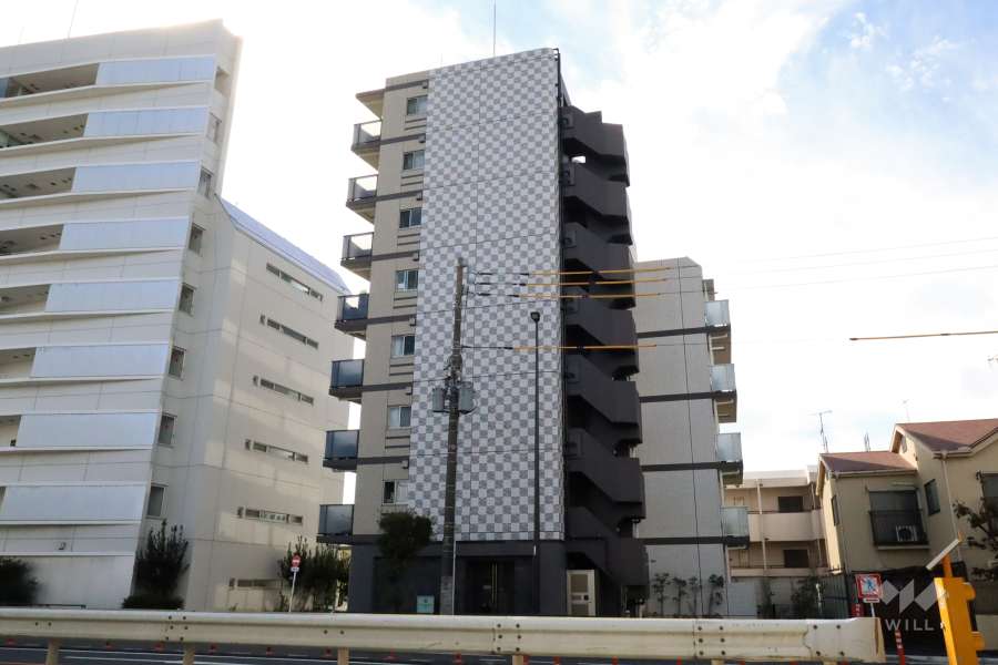 プレセダンヒルズ目黒柿の木坂の外観(北東側から)