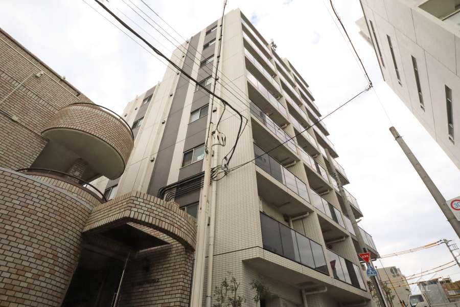 プレセダンヒルズ目黒柿の木坂の外観(南西側から)