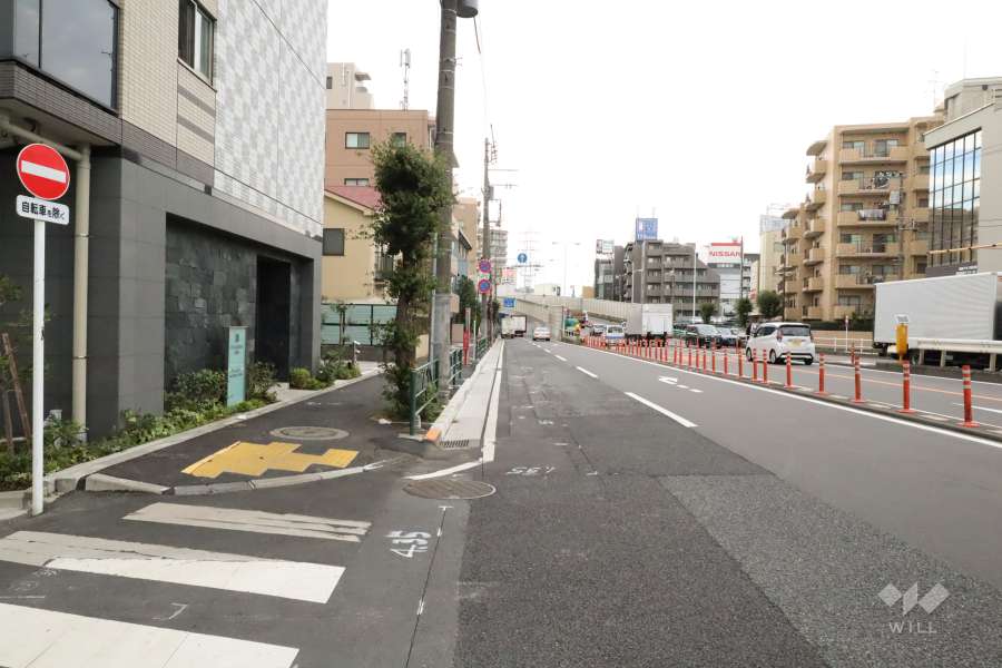 敷地東側の前面道路