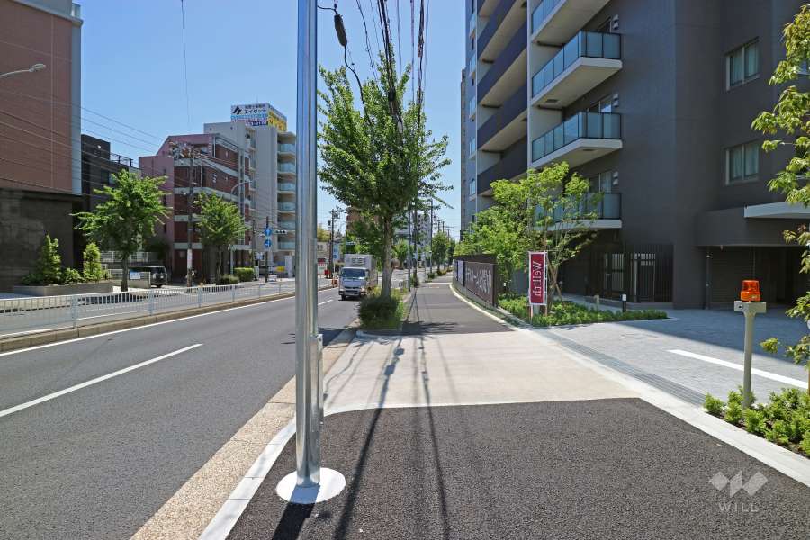 敷地東側の前面道路