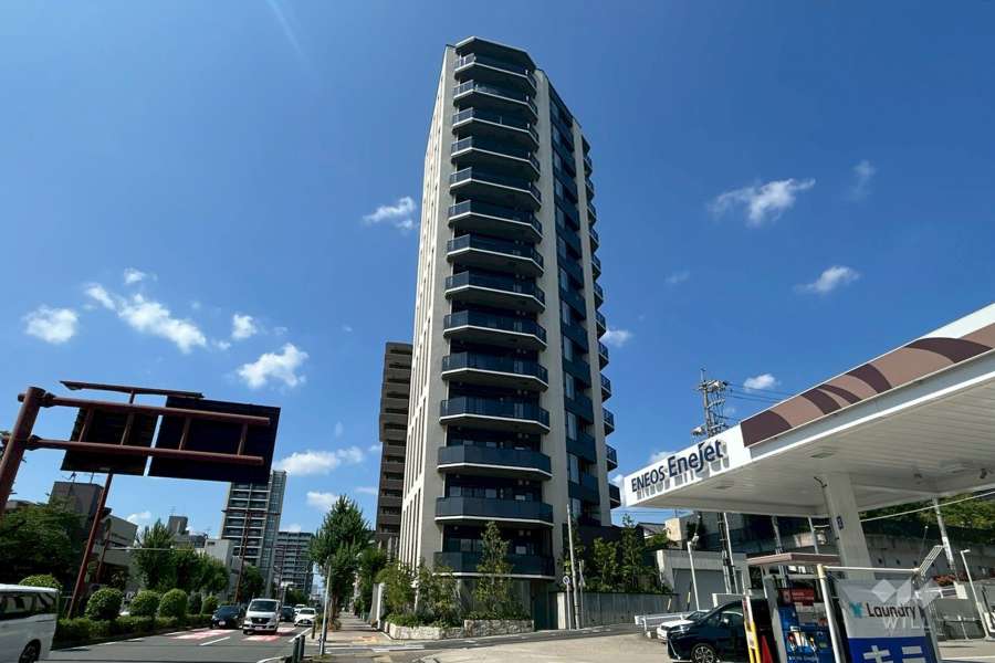 グランドメゾン本山四谷通の外観（南東側から）