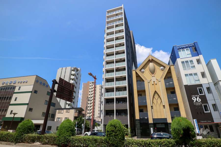 プレサンス　ロジェ 千種内山の外観（南東側から）