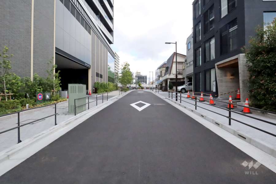 敷地南東側の前面道路