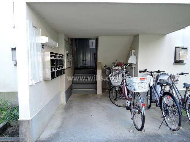 住戸入口（共用ポスト）