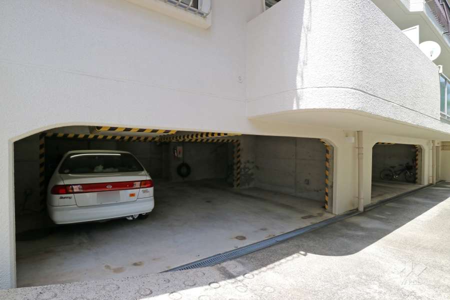 敷地内駐車場（屋内平面式）