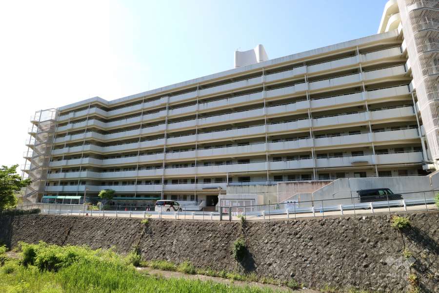 阪急逆瀬台アヴェルデ　1番館の外観（北西側から）