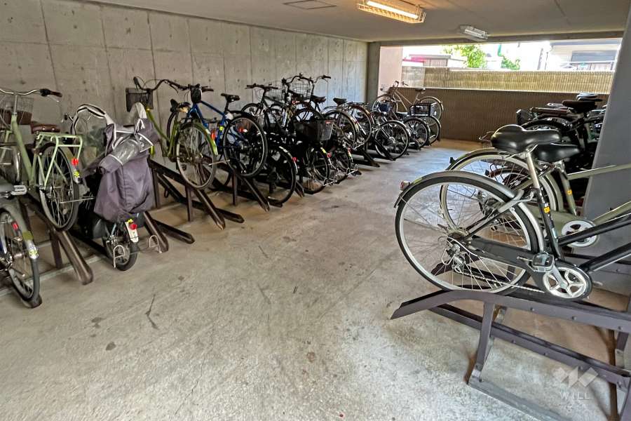 屋内に設けられた駐輪場