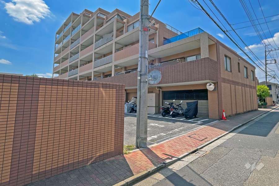 レクセルマンション三鷹の森の外観（北東側から）