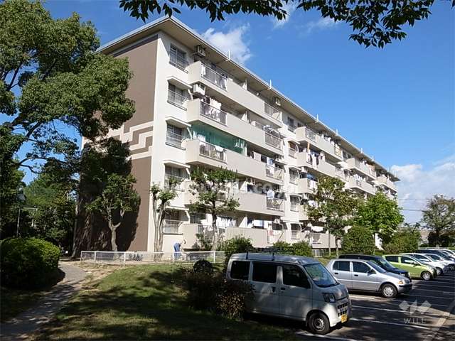 箕面粟生第２住宅38棟の外観（南西側から）