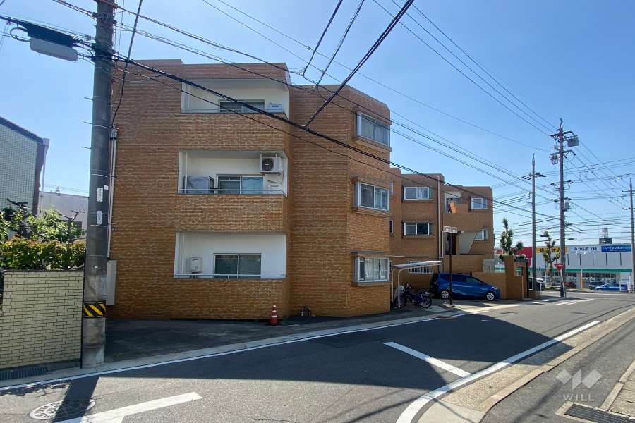 ユニーブル第二原マンションの外観(南東側から)