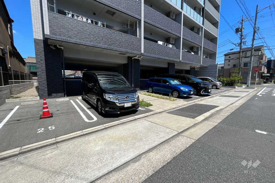 敷地内駐車場（屋外平面式）
