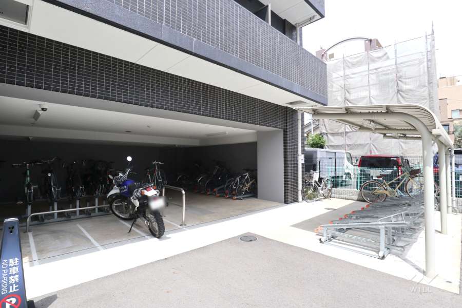 駐輪場とバイク置場
