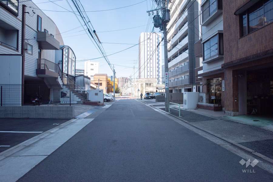 敷地北東側の前面道路