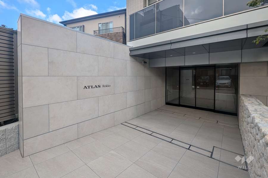 南側エントランス