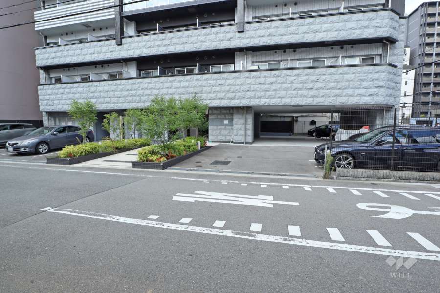 敷地入り口
