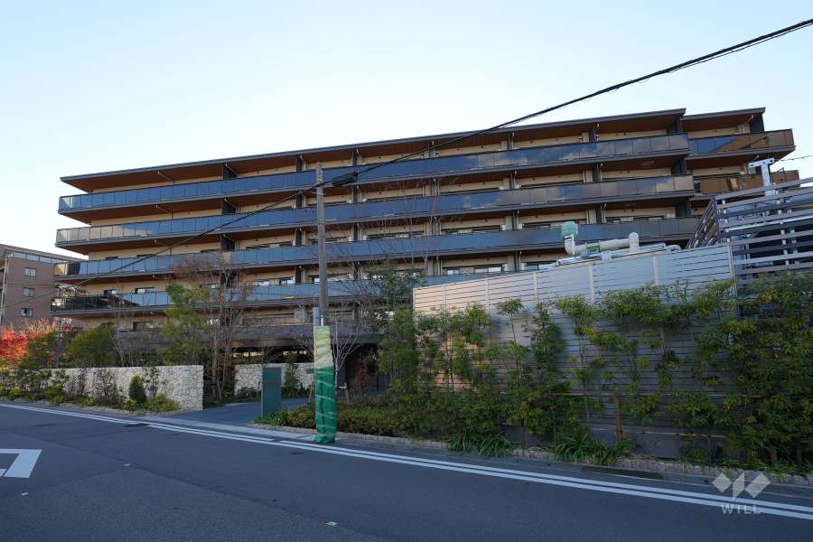 マスターズマンション苦楽園　中楽坊の外観（北東側から）