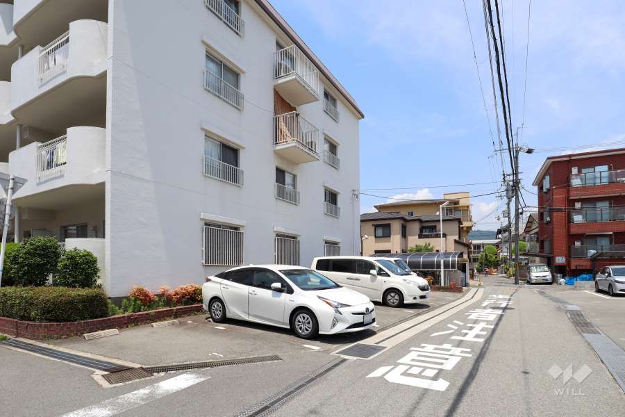 敷地内駐車場（東側）（屋外平面式）