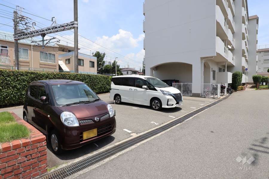 敷地内駐車場（西側）（屋外平面式）