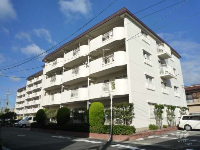 パレス箕面の外観（南東から）