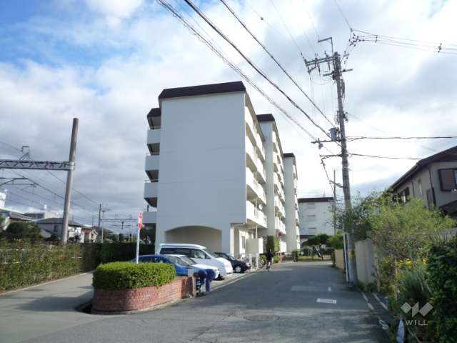 パレス箕面の外観（西から）