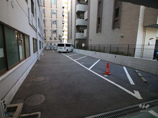 敷地内駐車場（屋外平面式）