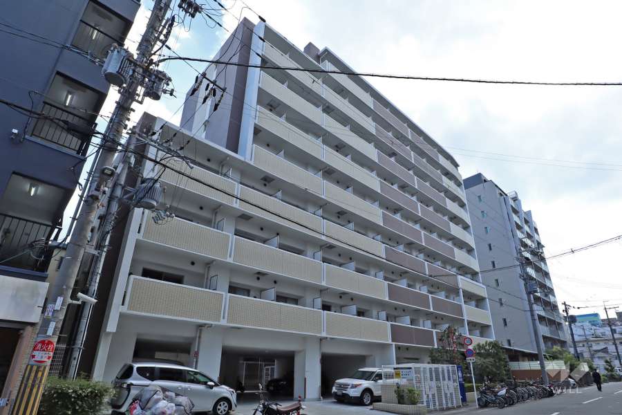 レジュールアッシュ十三の外観（北側から）　
