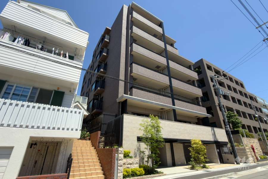 プレディア六甲篠原中町マンションの外観（南西側から）