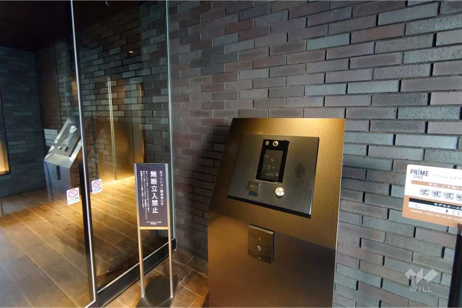 エントランスはオートロック付きです。