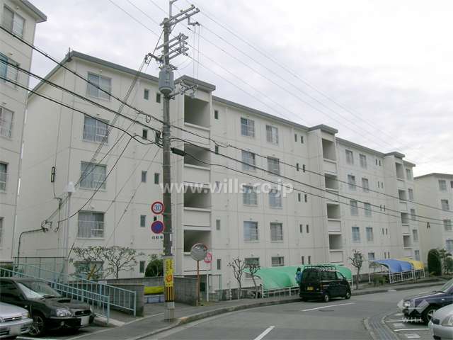 ライオンズマンション箕面Ｂ棟の外観（北東側から）