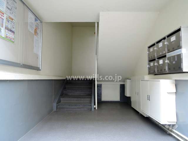 住戸入口（共用ポスト）