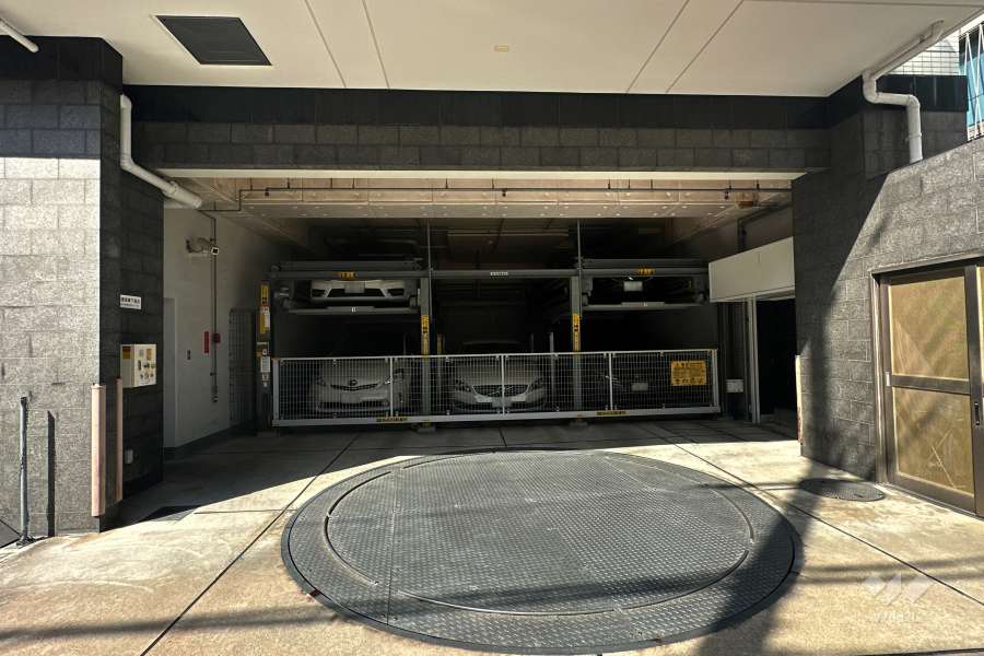 敷地内駐車場（屋内機械式）
