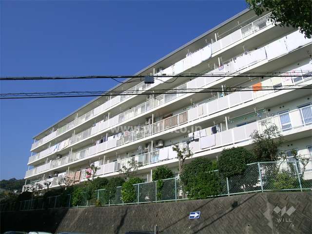 ライオンズマンション箕面Ｇ棟の外観（南東側から）