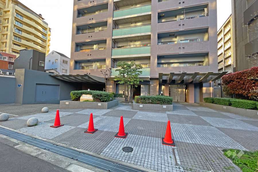 エントランス前広場